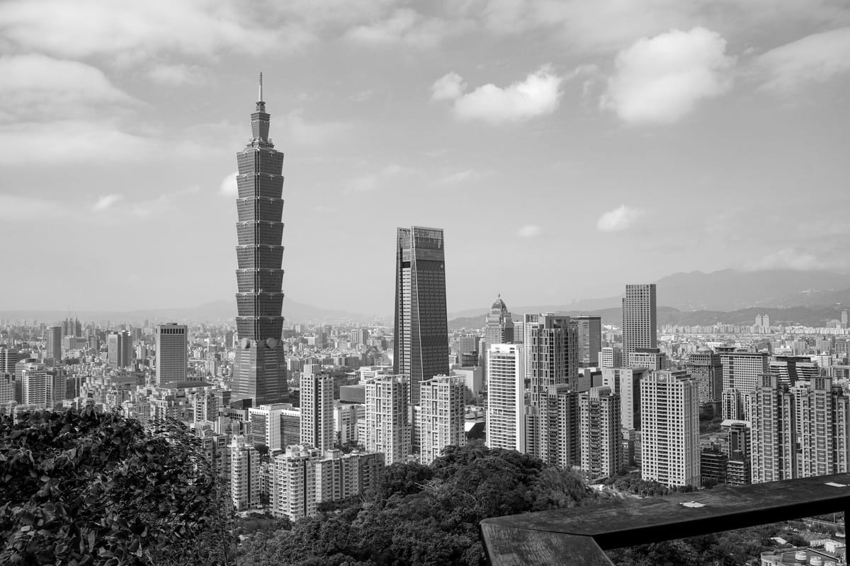 【游庭皓早晨財經速解讀20250620觀點整理】超額儲蓄壓抑降息?台幣、房市與台股的下半年挑戰