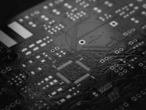 【技術論壇重點整理】台積電 2025 技術論壇：AI 三階段演進、A14 製程與 CoWoS 封裝全攻略