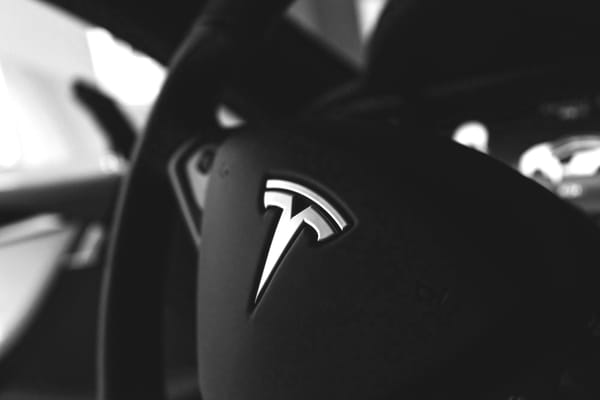 Elon Musk深度對談：從瀕臨破產到引領AI與太空探索的創業哲學